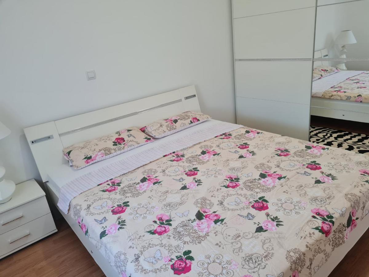 Apartment Nora Near The Beach 普拉 外观 照片